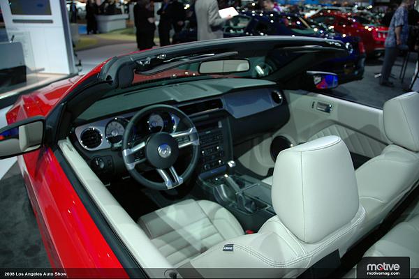 Base V6 Gets Current Steering Wheel-los_angeles_auto_show_2008_225.jpg