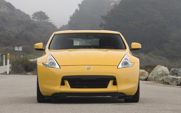 Over On MotorTrend.com-112_0811_19z-2009_nissan_370z-front_view.jpg
