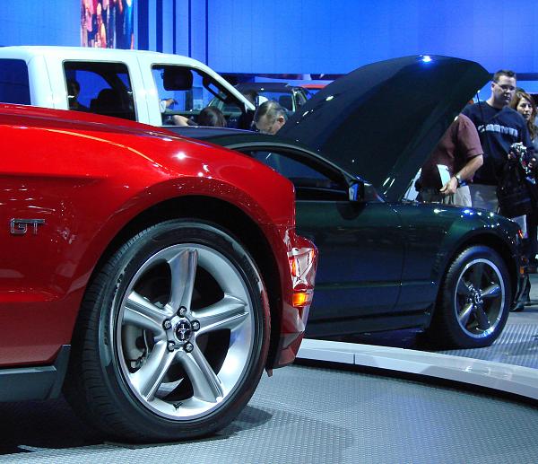 Fender lip: 2010 vs 2005-letsbetbigboy.jpg