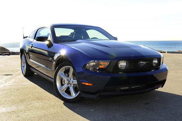 More wallpapers ...coming-10mustang-2.jpg