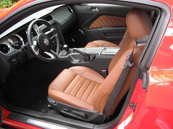 Sticky for guys receiving their 2011 to post pics in-img_0082.jpg