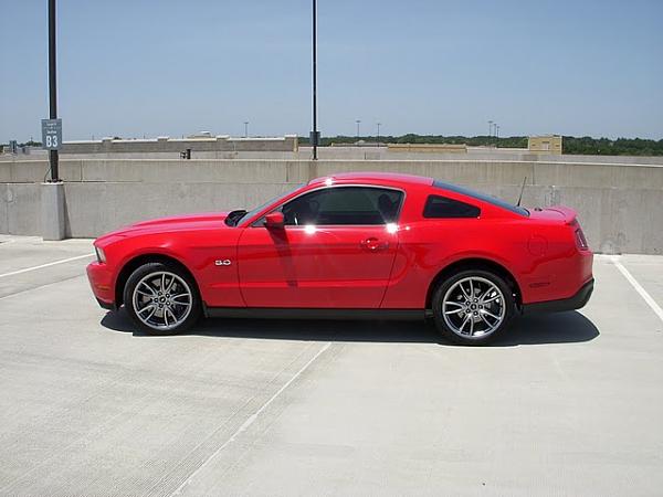 Put your 2011 Mustang pics here please...-dscn0175.jpg