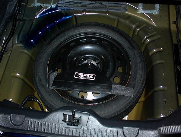 Got a Temp Spare &amp; Jack Kit for my V6 !!-2011-us-v6-spare-trunk.jpg