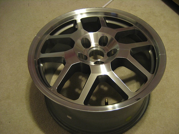 My solution to Brembos and a spare tire.-img_5530.jpg