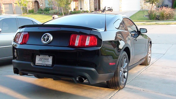 Does anyone know the part number for the gt500 rear valence/ diffuser-dsc00319.jpg
