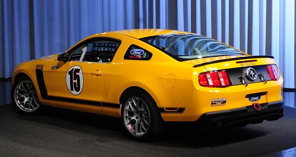 Big Papi's Yellow Blaze-boss-mustang-yellow-2011-rear-stripes.jpg