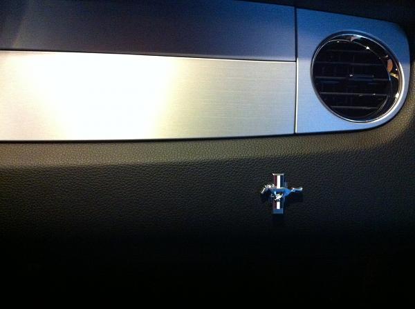 Tri-bar Dash emblem for 2011 GT-img_0100.jpg