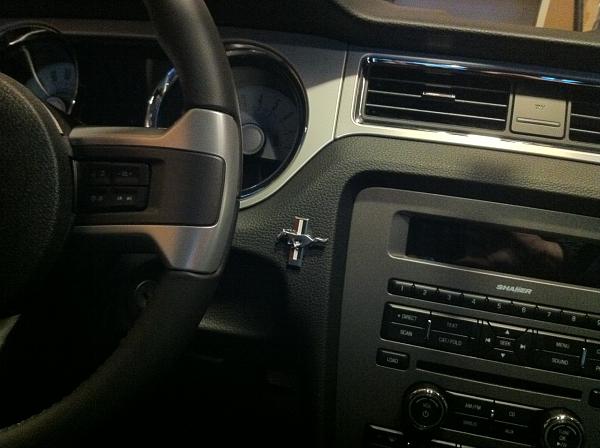 Tri-bar Dash emblem for 2011 GT-img_0107.jpg
