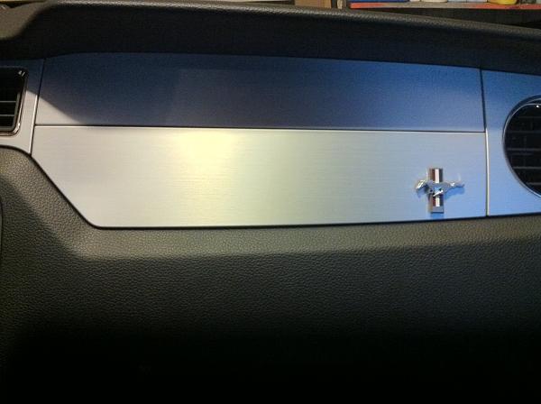 Tri-bar Dash emblem for 2011 GT-img_0111.jpg
