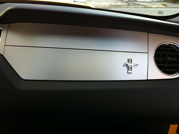 Tri-bar Dash emblem for 2011 GT-img_0123.jpg