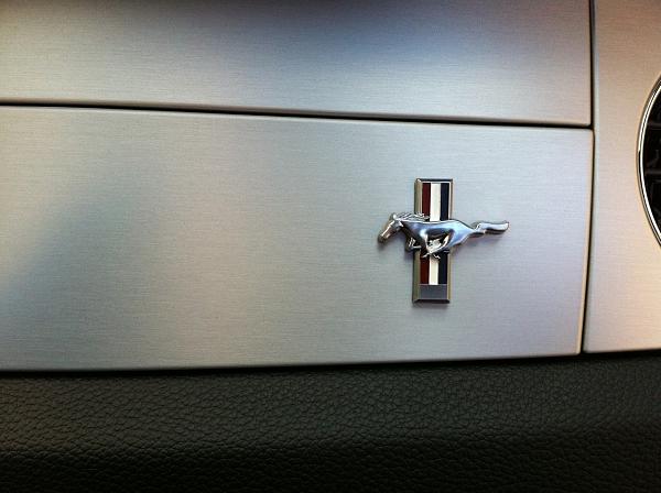 Tri-bar Dash emblem for 2011 GT-img_0125.jpg