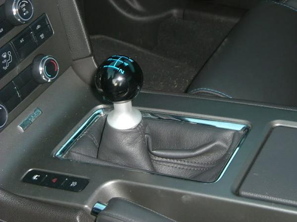 Customer Service - Grabber Pony-shift-knob.jpg