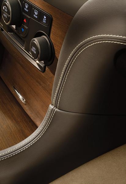 Wood grain trim???-04-2012-chrysler-300c-executive-series.jpg