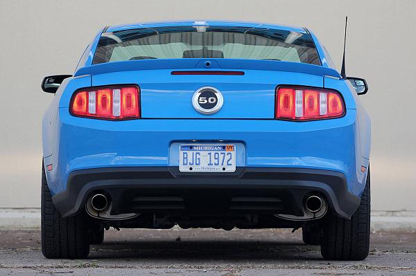 Somebody needs to make this happen.-2011-ford-mustang-gt-coupe-rear-angle-view-3.jpg