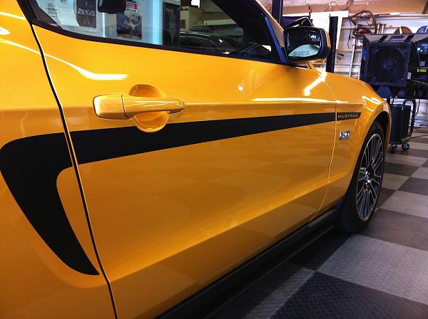 Yellow Blaze + Black Fire Wet Diamond + MCA side stripe + 5.0 Blackout kit = :))-img_0771.jpg