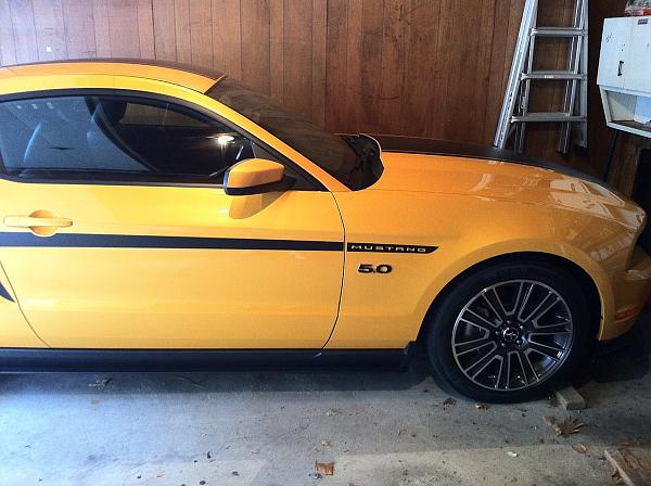 Yellow Blaze + Black Fire Wet Diamond + MCA side stripe + 5.0 Blackout kit = :))-img_0811.jpg