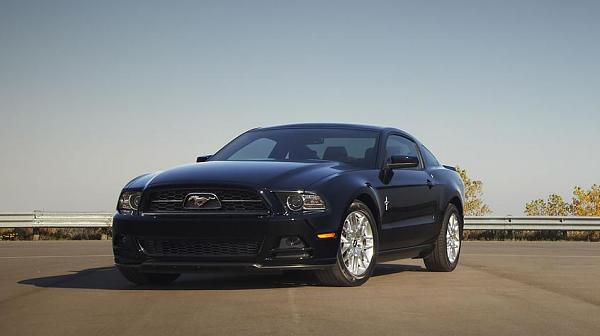 The 2013 Mustang is officially here!-2013-blackpony.jpg