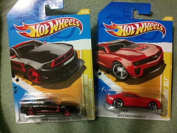 Boss 302 LS vs. Camaro ZL-1!!!  (1:64)-hotwheels.jpg