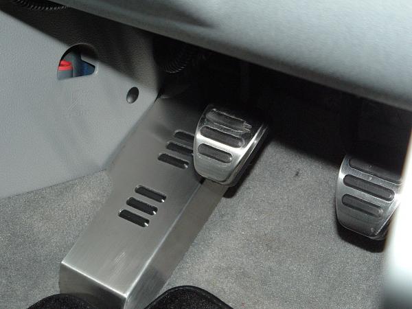Matching dead pedal pad for GT500 pedals-2006_1001deadpedal0077.jpg