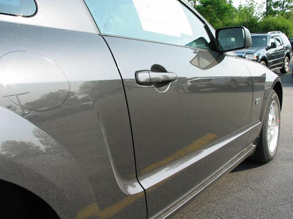 Here's pics of 2007 Alloy Grey GT  just came in todayat myLocalFordDealership 6/27/06-img_2008.jpg