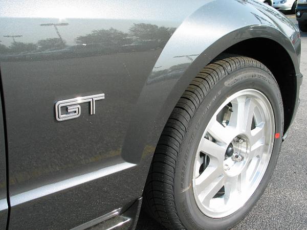 Here's pics of 2007 Alloy Grey GT  just came in todayat myLocalFordDealership 6/27/06-img_2009.jpg
