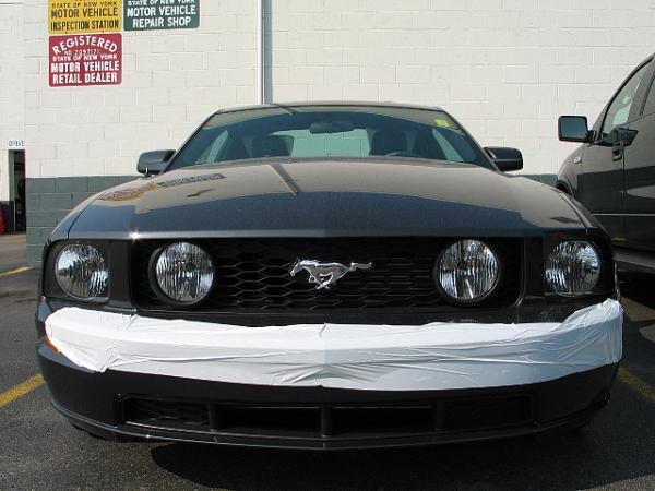Here's pics of 2007 Alloy Grey GT  just came in todayat myLocalFordDealership 6/27/06-img_2013.jpg