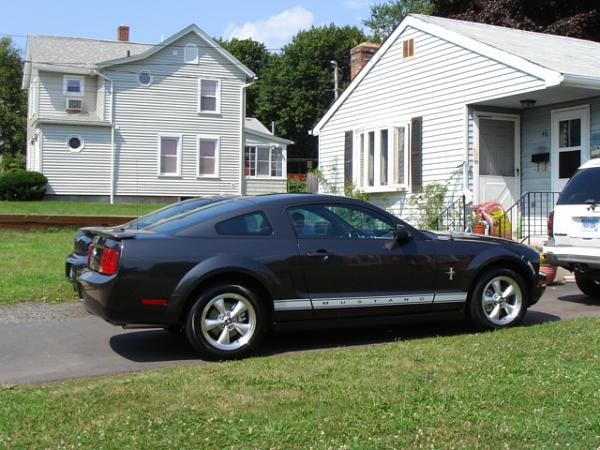My 2007 V6 Alloy Gray Metallic Pony-dsc01728.jpg