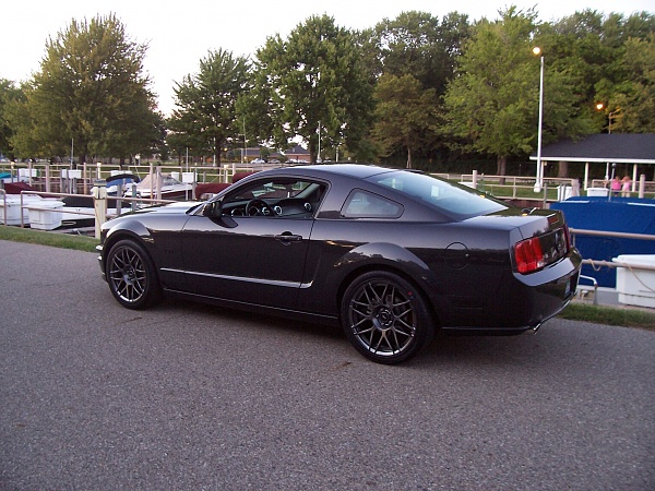 2007-2009 S-197 Gen 1 FORD MUSTANG ALLOY GRAY PICTURE GALLERY  Hooray for Alloy Grey!-2011-gt500-svt-wheels-050.jpg