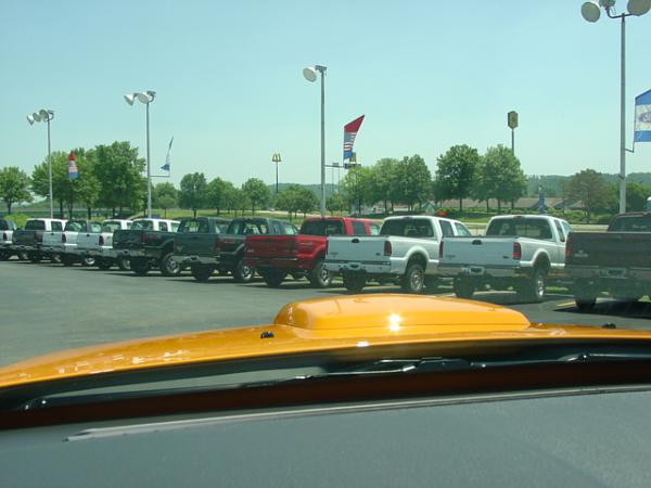 Here's pics of 2007 Orange GT from my Local Ford Dealership today 6/15/06-dsc03986.jpg