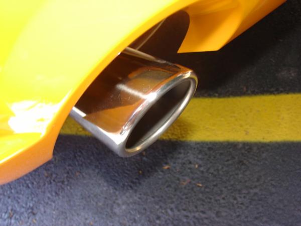 Here's pics of 2007 Orange GT from my Local Ford Dealership today 6/15/06-dsc03992.jpg