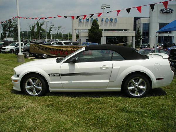 2007 White GT/CS Convertible - No GT Appearance Package-p1010104_resize.jpg