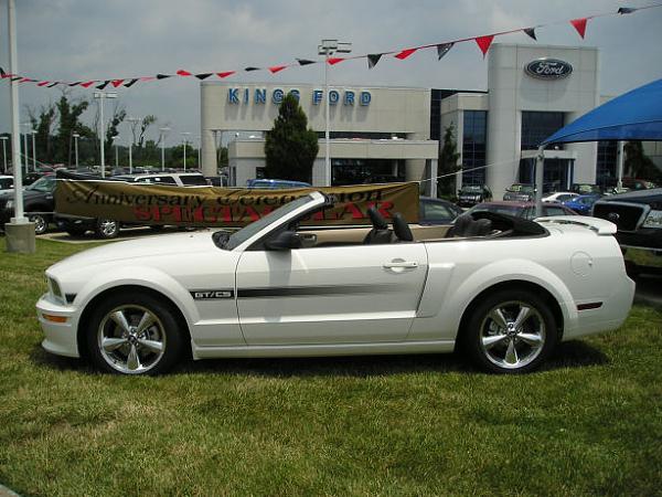 2007 White GT/CS Convertible - No GT Appearance Package-p1010105_resize.jpg