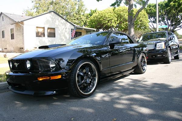 Fabulous Ford Show at Knott's-stang.jpg