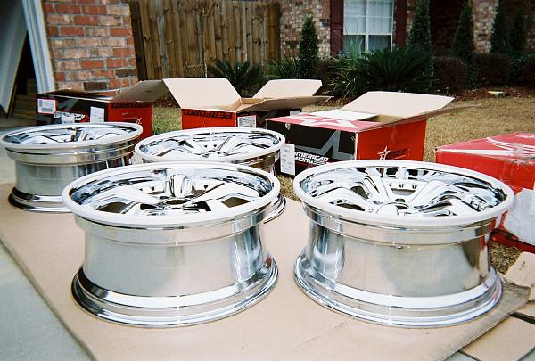 Shelby Chrome 20 x 9 inch Razor wheels.-351155-r1-09-16a.jpg