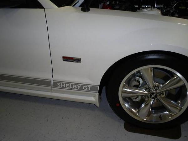 Here's pics of White Shelby GT 5Speed man. (N.O. 104) that came today 2/17/07-s5030076.jpg