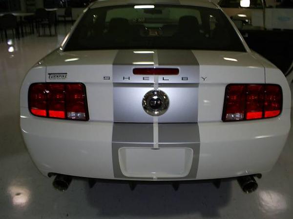 Here's pics of White Shelby GT 5Speed man. (N.O. 104) that came today 2/17/07-s5030078.jpg