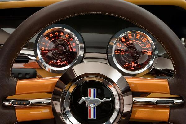 Viva La Mustang! Giugiaros Interpret Ford Icon-mustanggiugiarocon_17.jpg