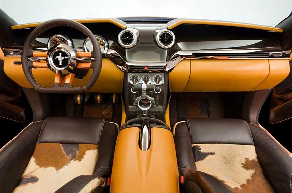 Viva La Mustang! Giugiaros Interpret Ford Icon-mustanggiugiarocon_18.jpg