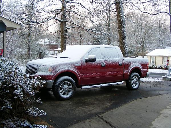 Snow Pics of your Stangs-2009_1206snow0009.jpg