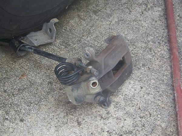 Bought another 2000-loose_caliper.jpg