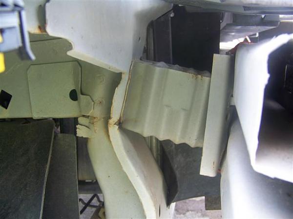 Bought another 2000-right_rail.jpg