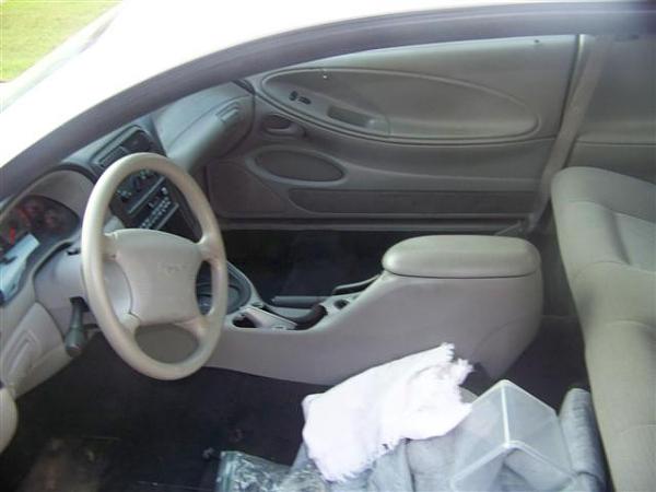 Bought another 2000-int_no_seats.jpg