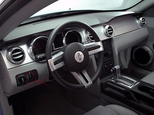 Shaker #3 is in...and different problems arose!-2005-ford-mustangdash.jpg