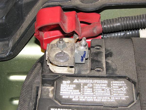 Hooking Positive Battery Terminal Up Problem S-197 Mustang*-battery22222.jpg