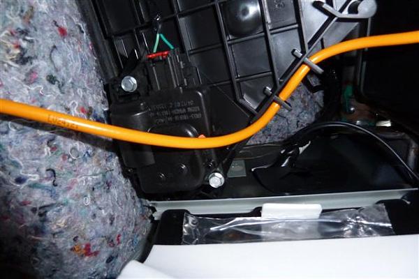 Interior Water Leak SJB AREA 2005-2009 Mustang-p1040653-small-.jpg