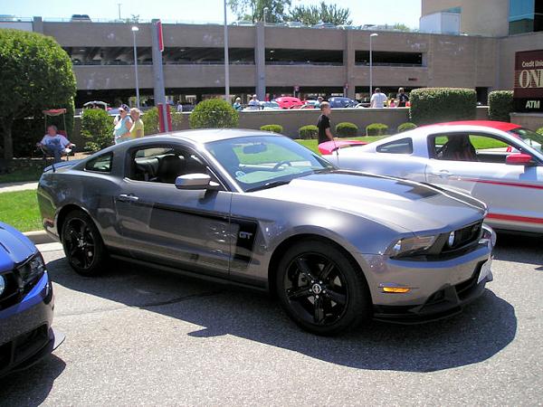 Mustang Alley 2012-p1010031_resize.jpg