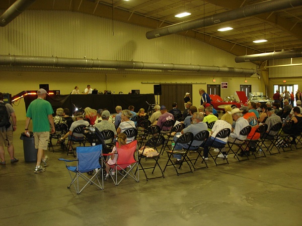 Quite a few Mustangs at Asheville auction yesterday-dsc01431.jpg