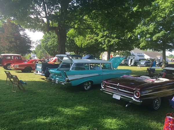 A few photos from a small car show in Western Mass-photo950.jpg