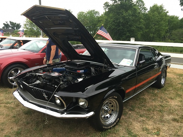 A few photos from a small car show in Western Mass-photo625.jpg