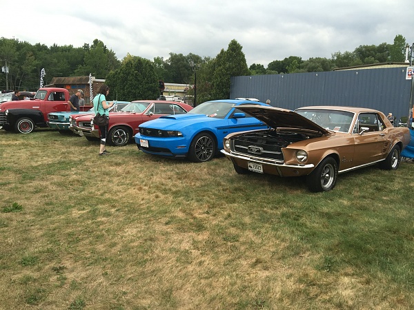 A few photos from a small car show in Western Mass-photo7.jpg